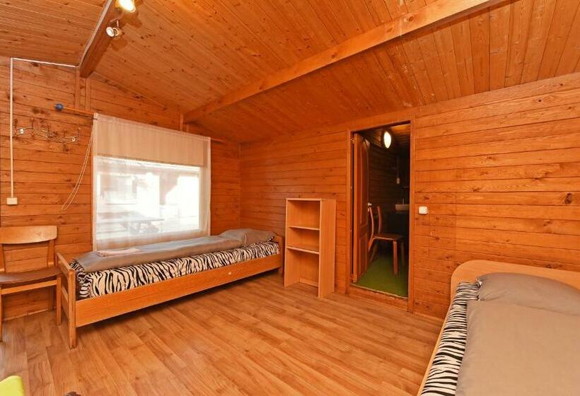 بانگلوی استاندارد, Viesu Nams Dzirkaļi