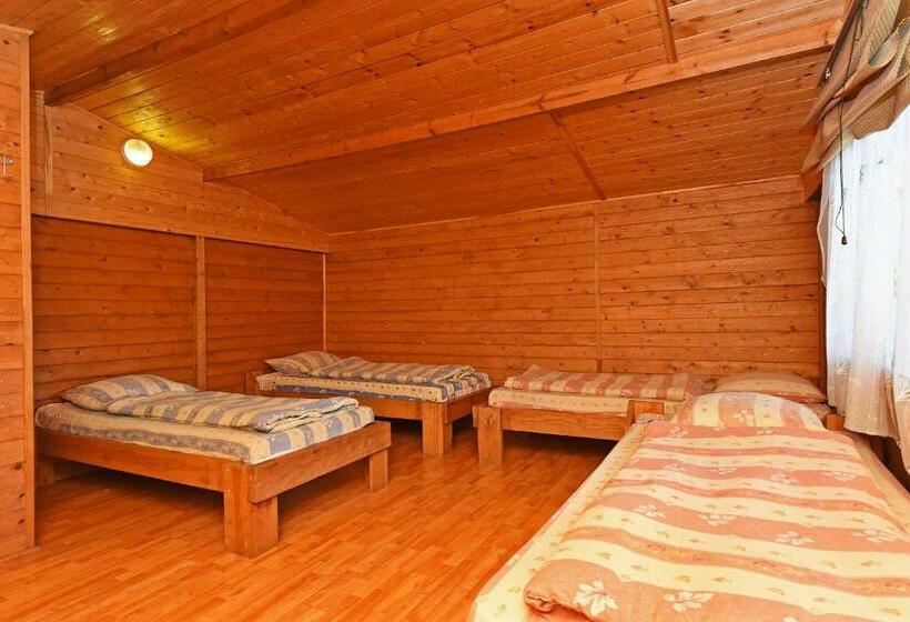 بانگلوی استاندارد, Viesu Nams Dzirkaļi