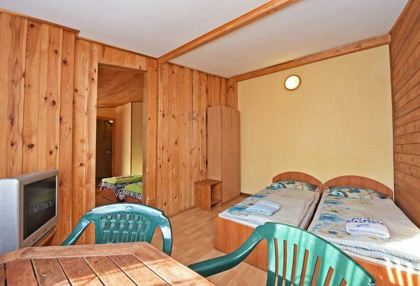 بانگلوی استاندارد, Viesu Nams Dzirkaļi