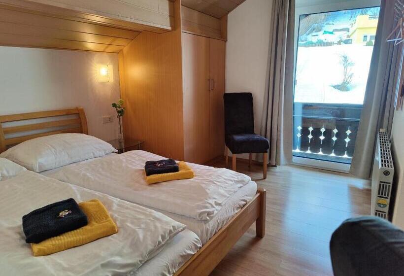 חדר אקונומי, Pension Almhof