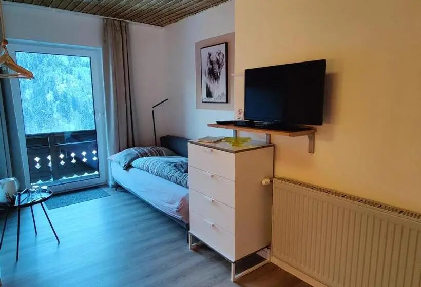 Camera Tripla Standard, Pension Almhof