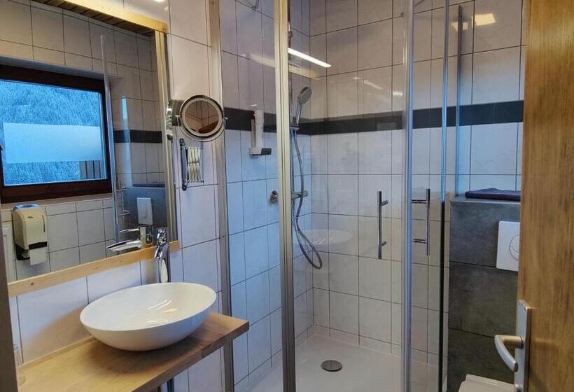 חדר סטנדרט לשלושה, Pension Almhof