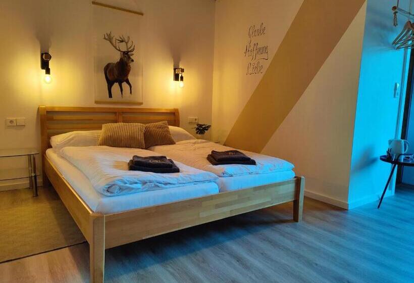 חדר סטנדרט לשלושה, Pension Almhof