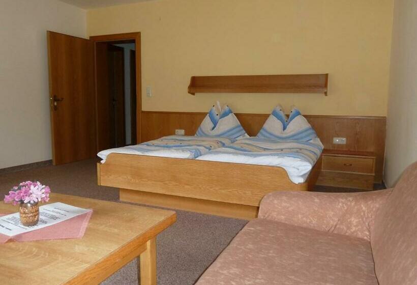 غرفة قياسية مزوَّدة بشُرفة, Pension Edelweiss