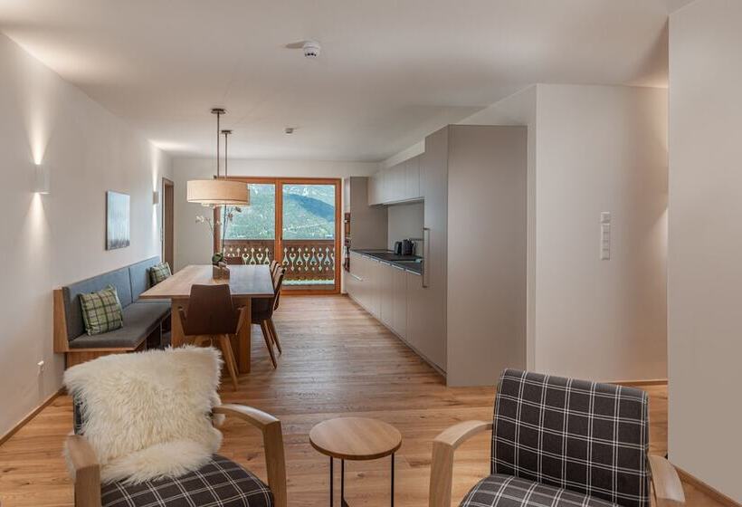 آپارتمان 4 خوابه, Skylodge Alpine Homes