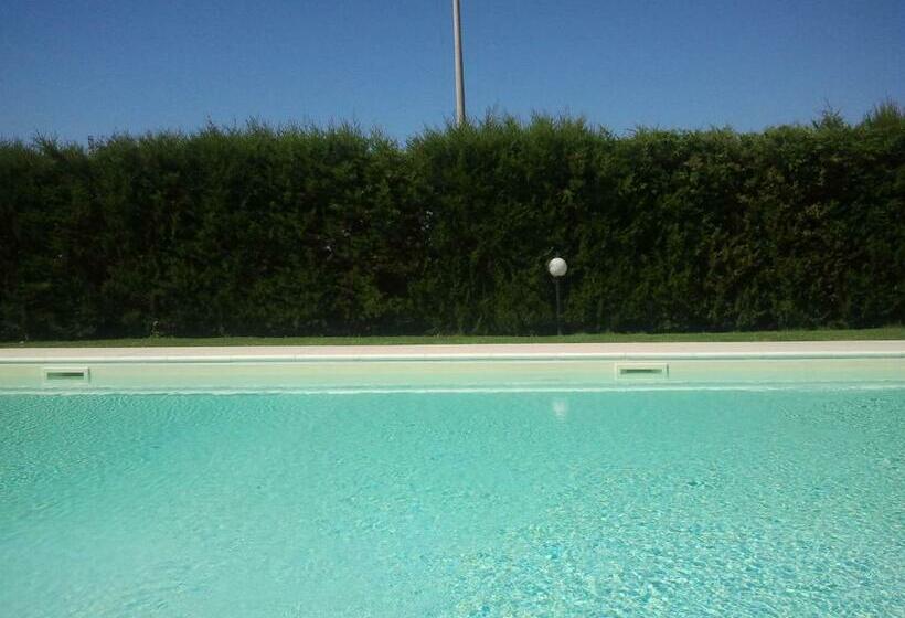 استودیوی استاندارد, Masseria Sant'elia