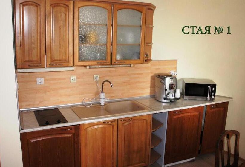 דירת חדר נוף לים, Complex Maxim