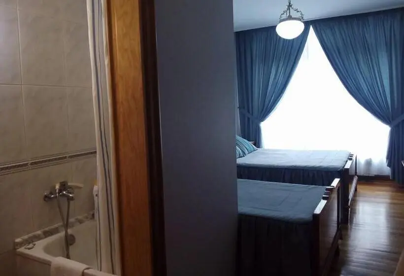 スタンダードトリプルルーム, Hostal Pumar
