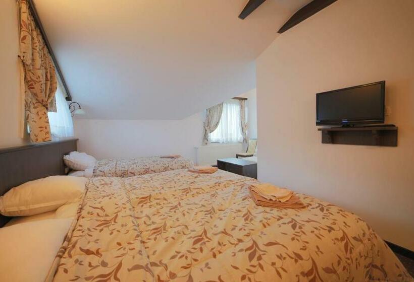 اتاق استاندارد سه نفره, Villa Od Alula