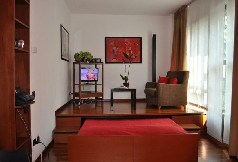 استودیوی استاندارد, Residence Le Corti