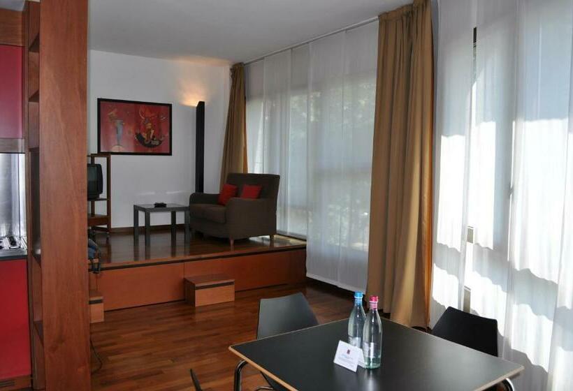 استودیوی استاندارد, Residence Le Corti