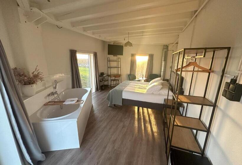 豪华套房, De Watertoren