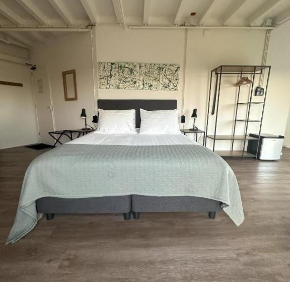 豪华套房, De Watertoren