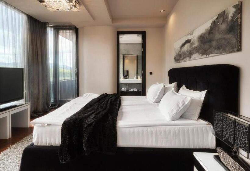 3ベッドルームアパートメント, Emirates