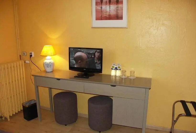 Standard Triple Room, Hôtel La Bonne Auberge