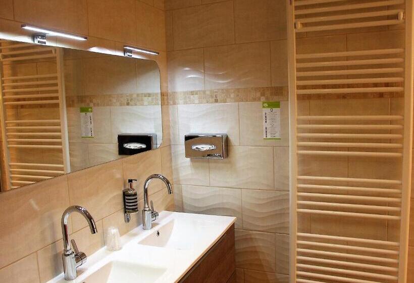 スタンダード４人部屋, Hôtel La Bonne Auberge