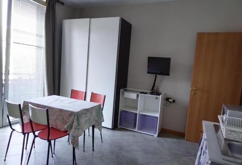 스탠다드 룸 공동 욕실, Camera Manù