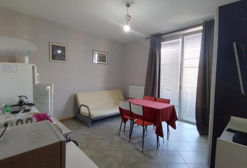 스탠다드 룸 공동 욕실, Camera Manù