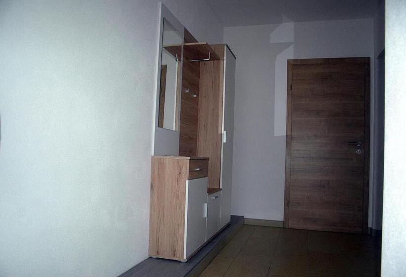 דירת שני חדרים, Gasthof Maly