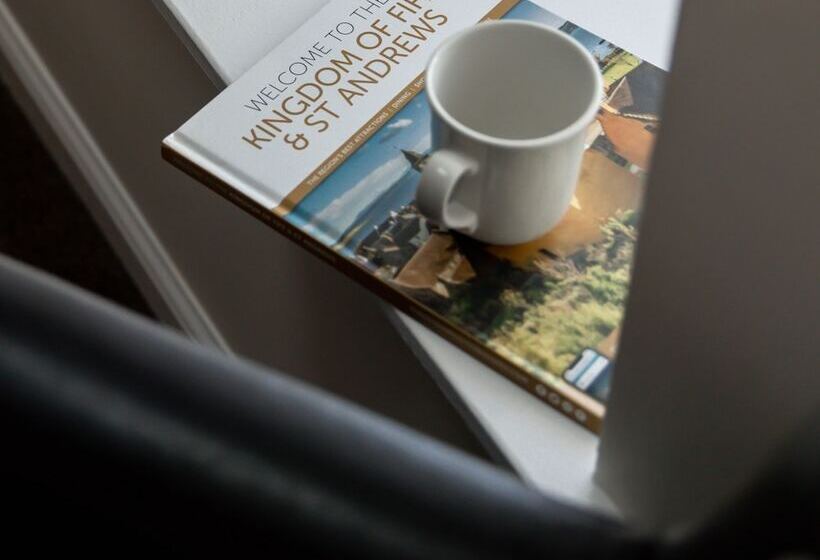 패밀리 룸, The Waterfront