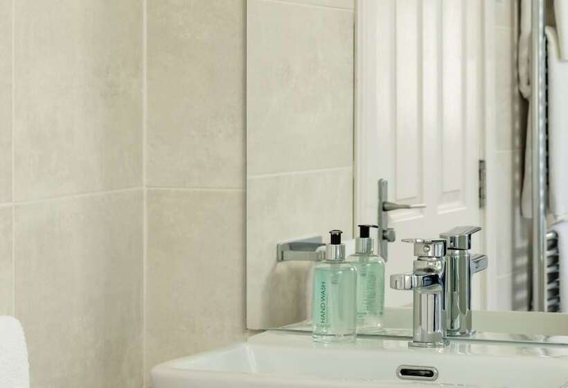 스탠다드 룸, The Waterfront