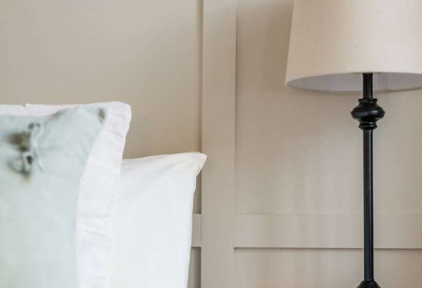 스탠다드 싱글 룸, The Waterfront