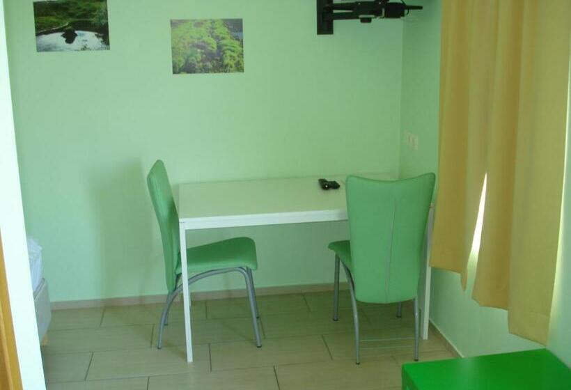 اتاق استاندارد, Vinland Guesthouse