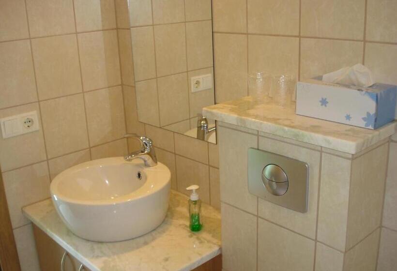 اتاق استاندارد, Vinland Guesthouse