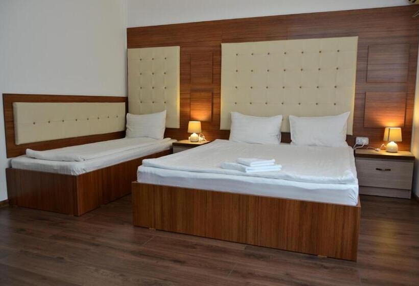 חדר סופריור לשלושה, Pensiunea Alexander