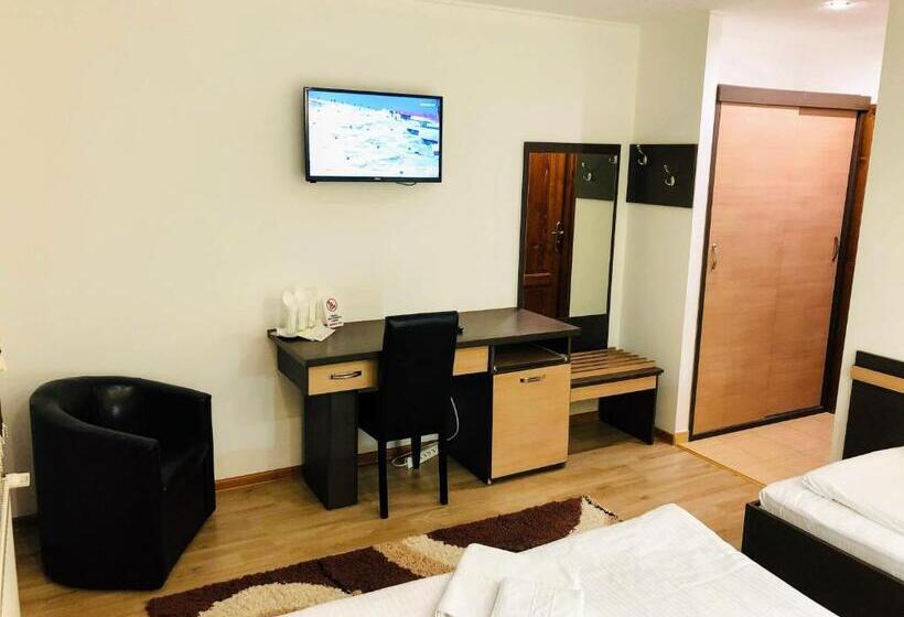 חדר סופריור לשלושה, Pensiunea Alexander