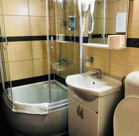 חדר סופריור לשלושה, Pensiunea Alexander