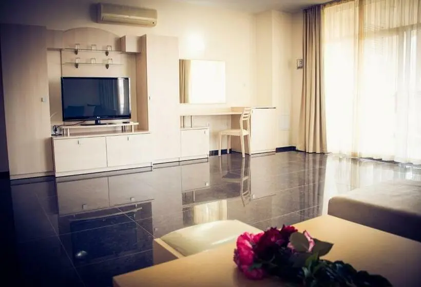 سوییت, Apart Hotel Apolonia Palace