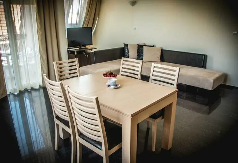 آپارتمان 2 خوابه, Apart Hotel Apolonia Palace