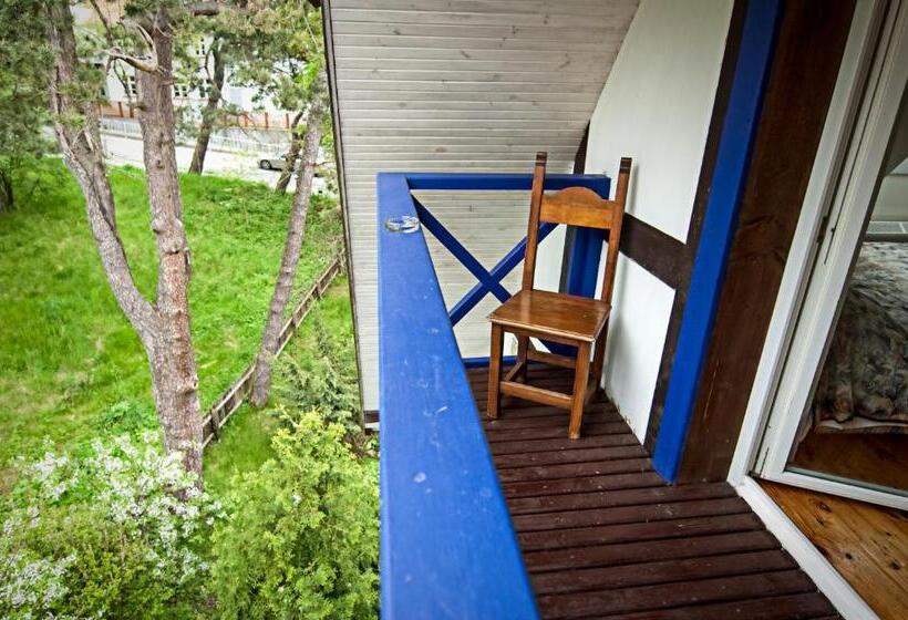 1 Bedroom Penthouse Apartment, Jelita