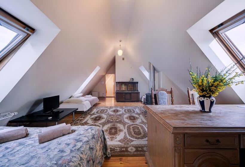 1 Bedroom Penthouse Apartment, Jelita