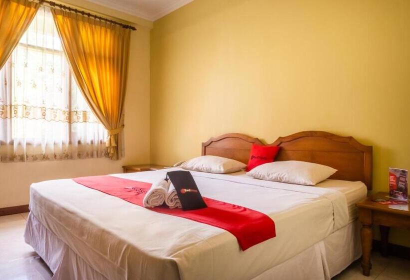 Семейный Номер, Reddoorz Plus Near Brawijaya Museum