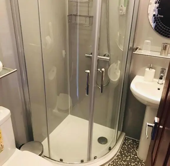 Standard Yhden Hengen Huone, Cornerways Guest House