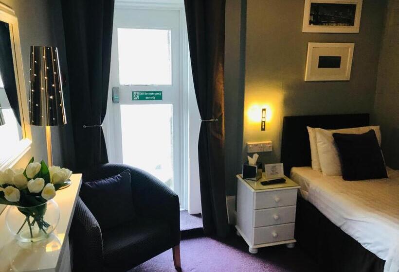 اتاق استاندارد یک نفره, Cornerways Guest House