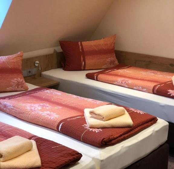 Üç Kişilik Standart Oda, Gästehaus Eberlein