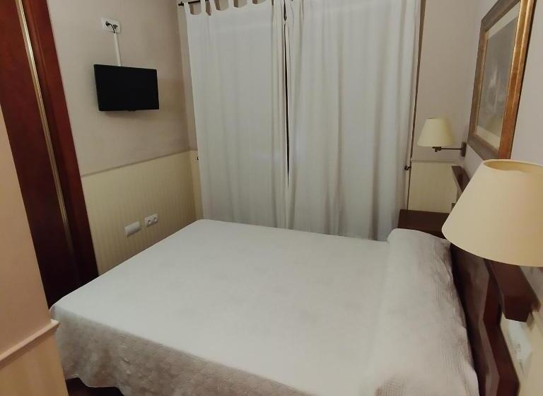 غرفة أساسية, Hospederia El Fielato