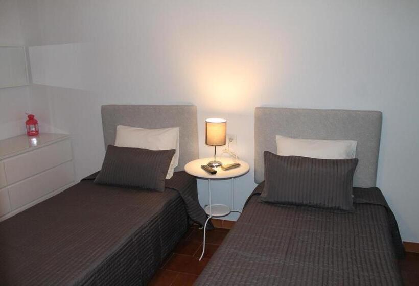 コンフォートルーム, Hostal Montilla Sotogrande