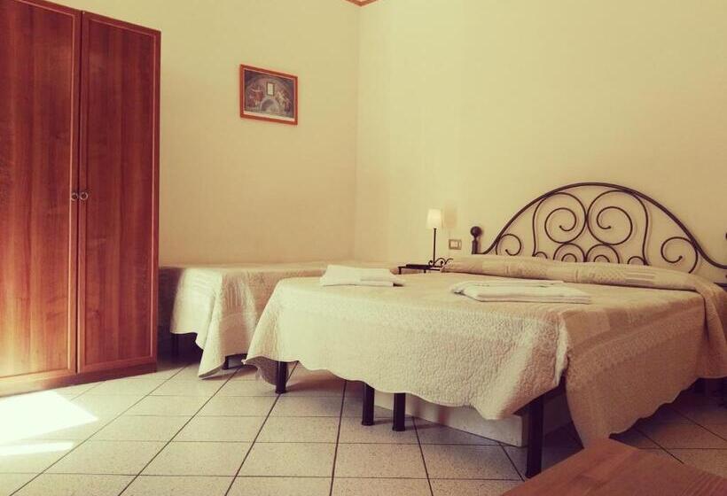 Номер Стандарт Совместная Ванная, Il Casolare Di Leonardo