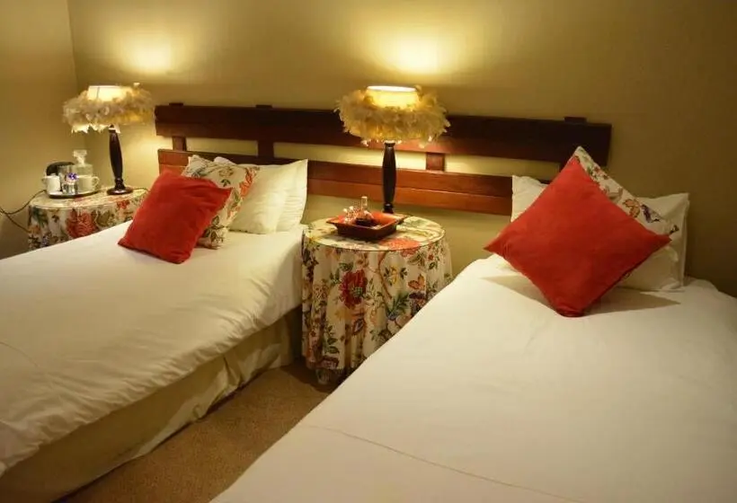 اتاق اجرایی, Le Chateau Guest House And Conference Centre