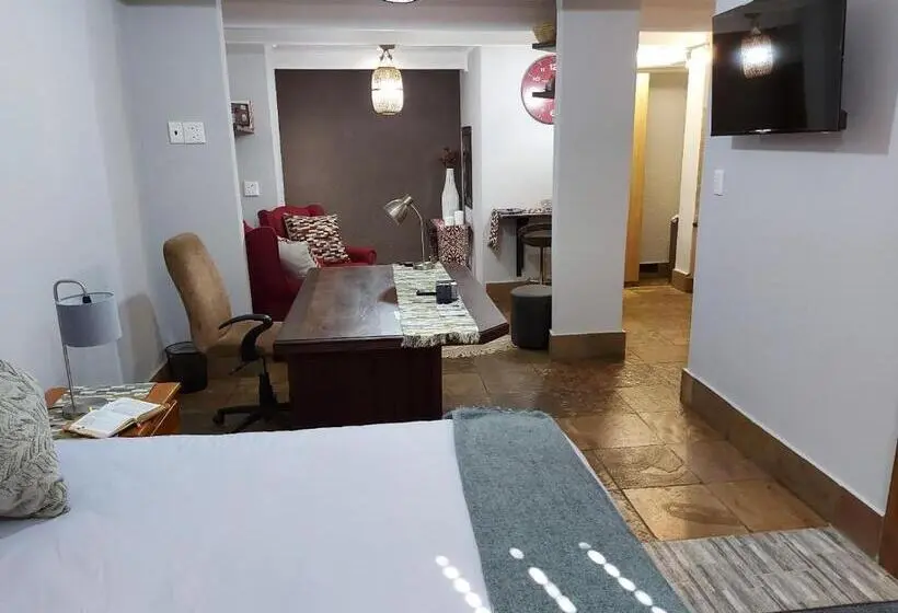سوییت اجرایی, Le Chateau Guest House And Conference Centre