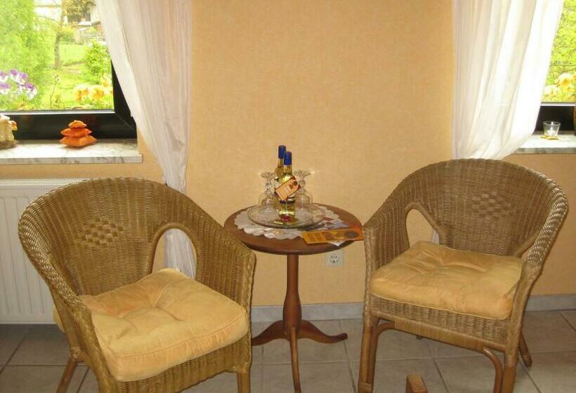 غرفة عائلية, Martinas Gästehaus