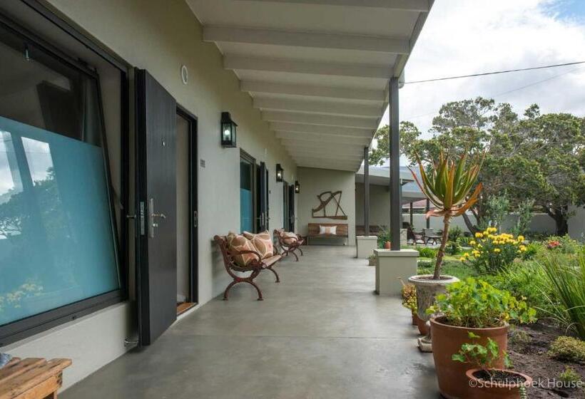 اتاق لوکس با چشم‌انداز باغ, Schulphoek Seafront House