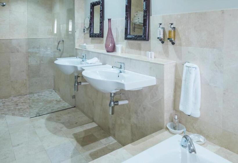 اتاق لوکس با چشم‌انداز باغ, Schulphoek Seafront House