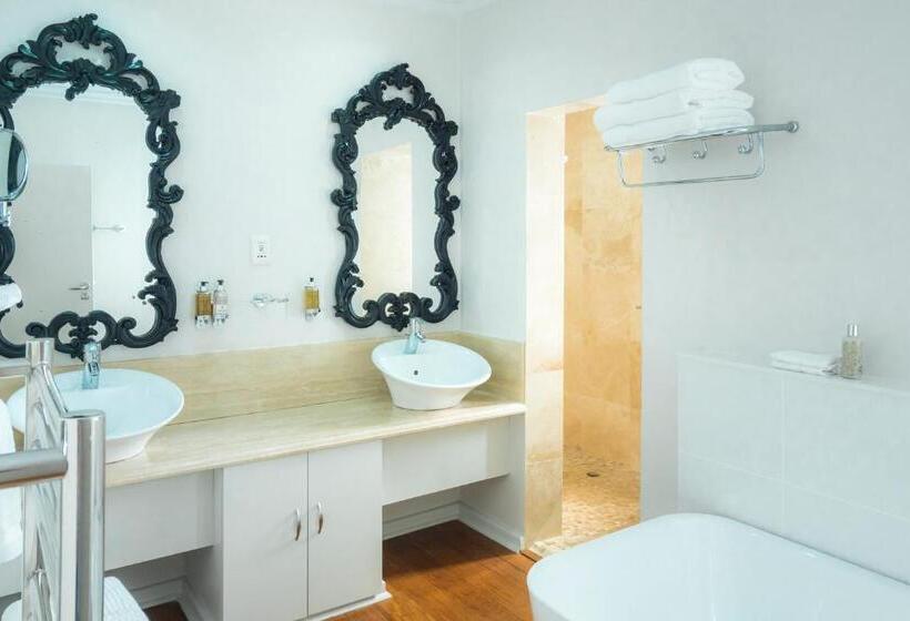 اتاق سه نفره سوپریور با چشم‌انداز دریا, Schulphoek Seafront House