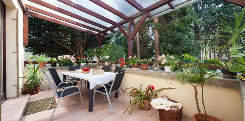 スタンダード４人部屋, Villa Cecile