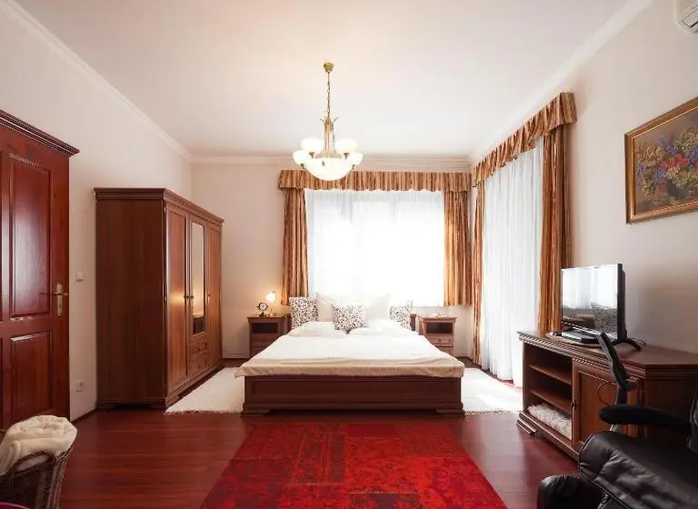 اتاق استاندارد چهار تخته, Villa Cecile